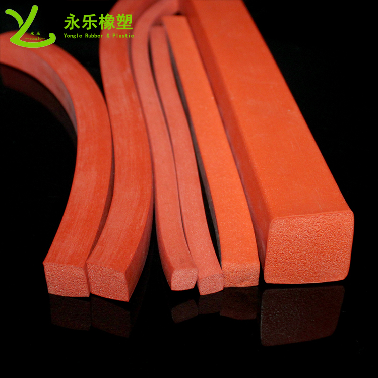 擠出防撞發(fā)泡硅膠條，阻燃發(fā)泡硅膠條，無氣味門窗發(fā)泡硅膠密封條